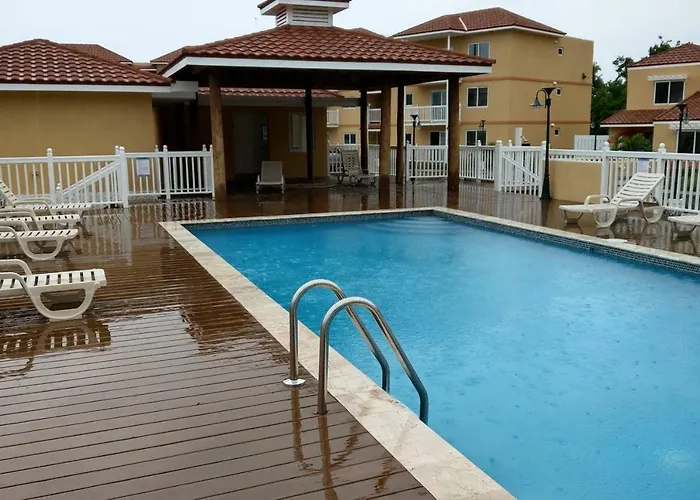 Mobay Palmas Villa *
